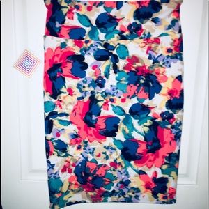 Floral Cassie LuLaRoe skirt!